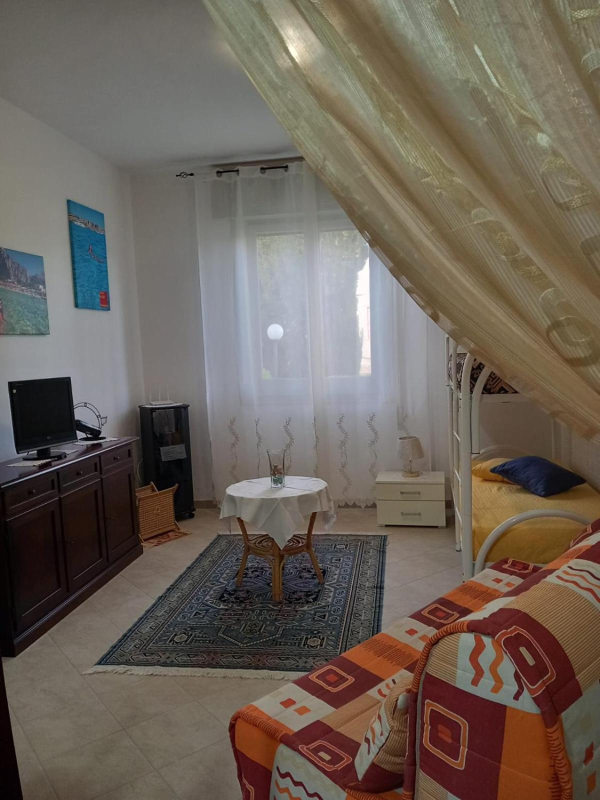 Miraerice Apartment Napola Екстериор снимка